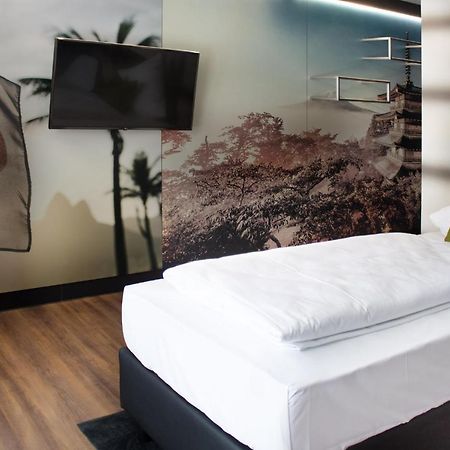 RHE Hotel Rheinau Buitenkant foto