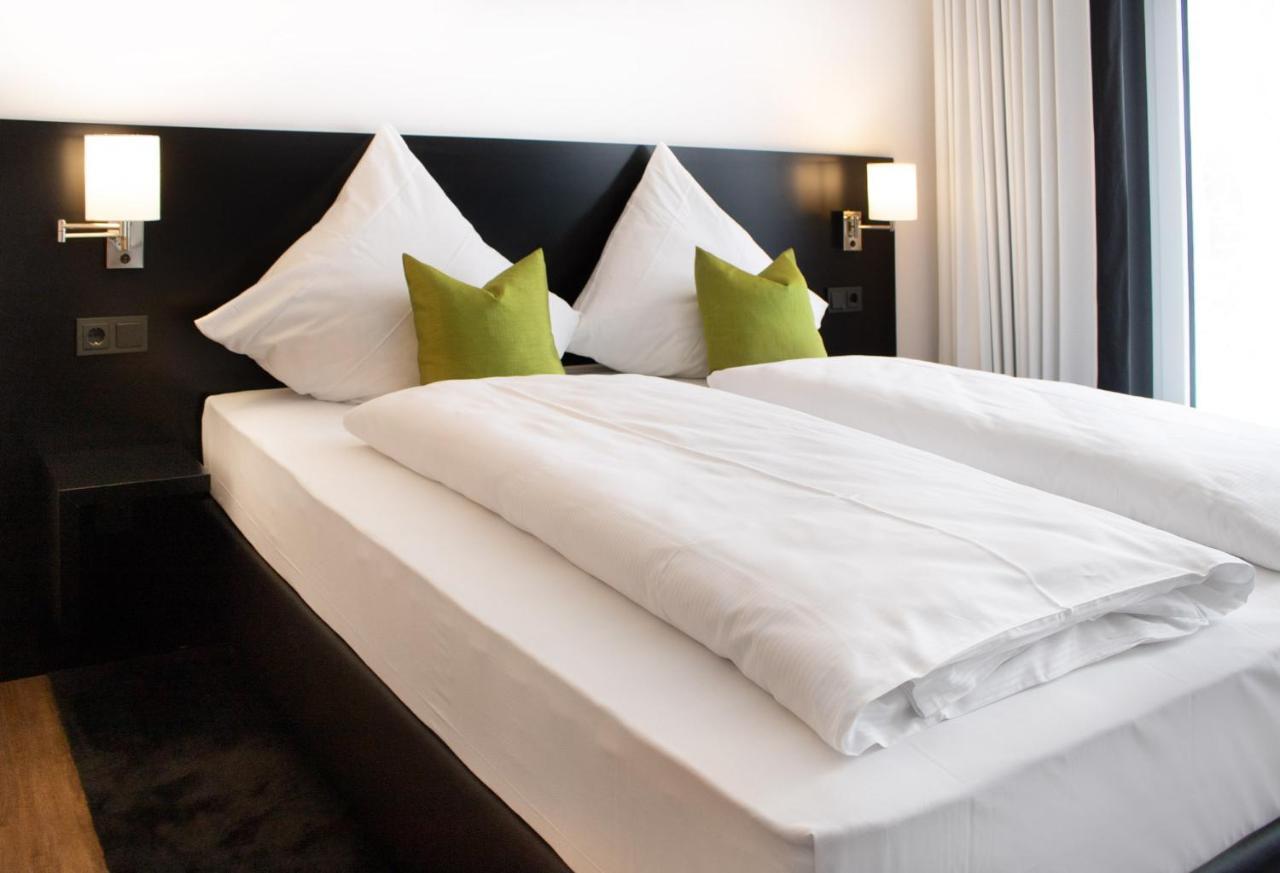 RHE Hotel Rheinau Buitenkant foto