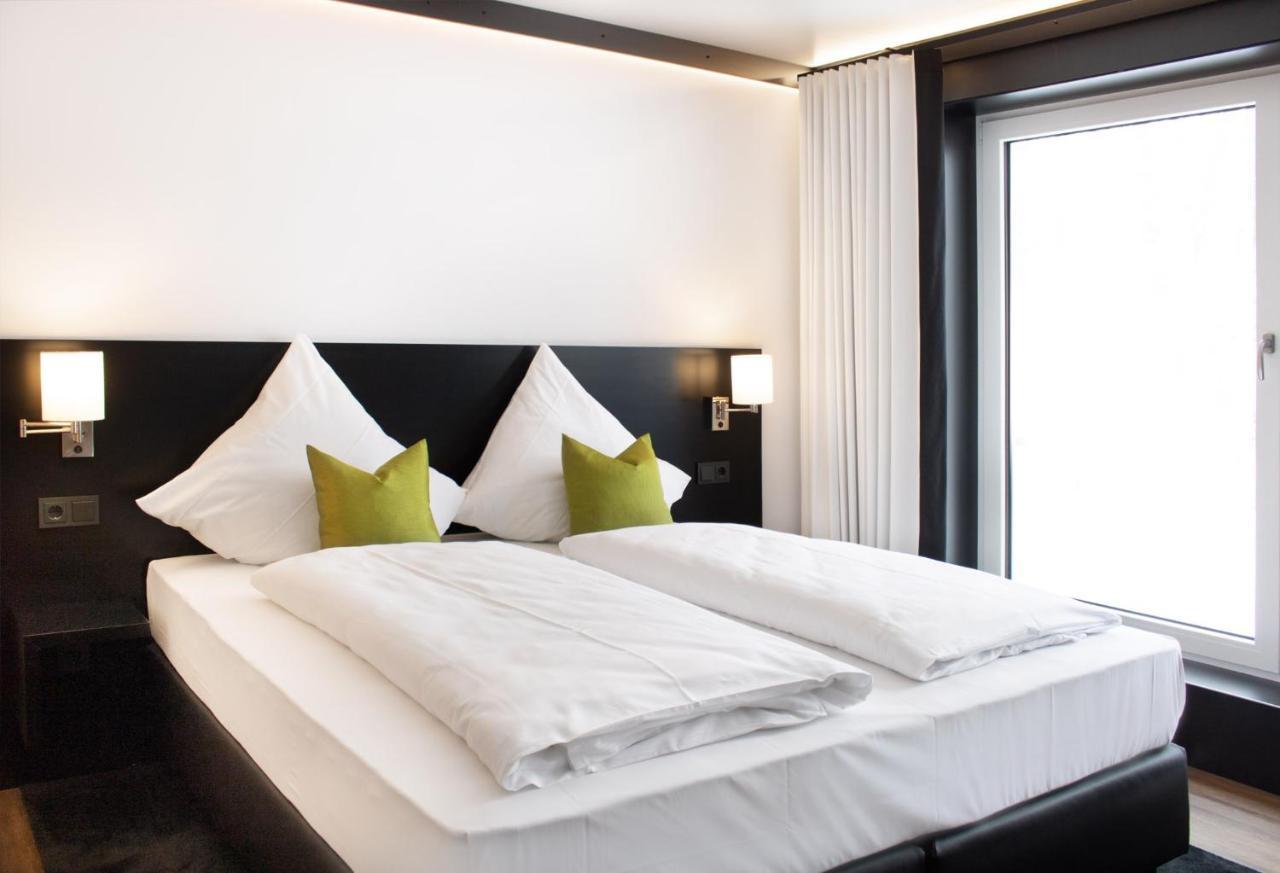 RHE Hotel Rheinau Buitenkant foto